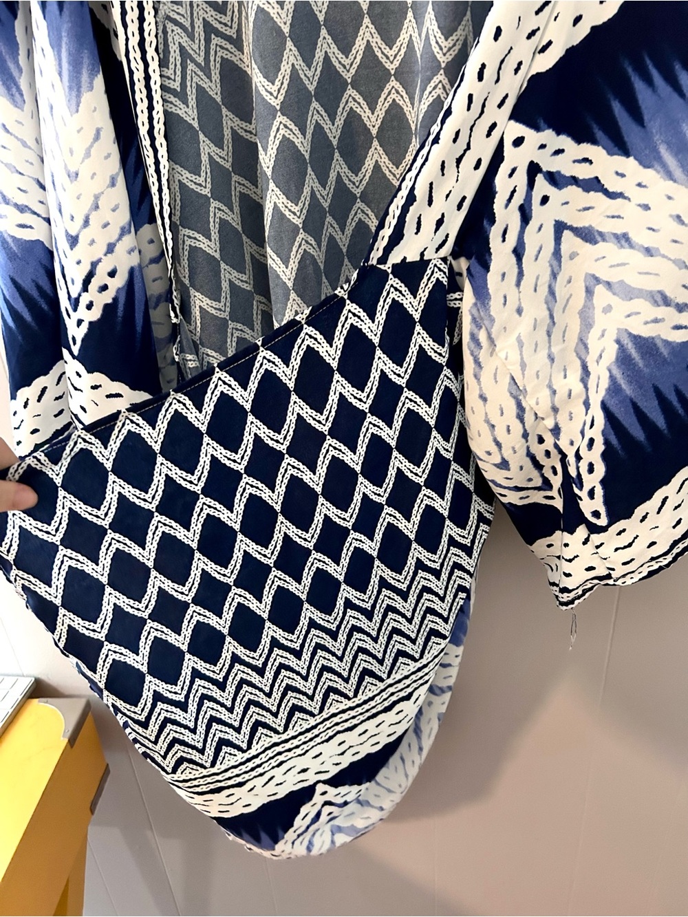 fab'rik Blue and White Geometric Open-Front Kimono - Picture 6 of 10